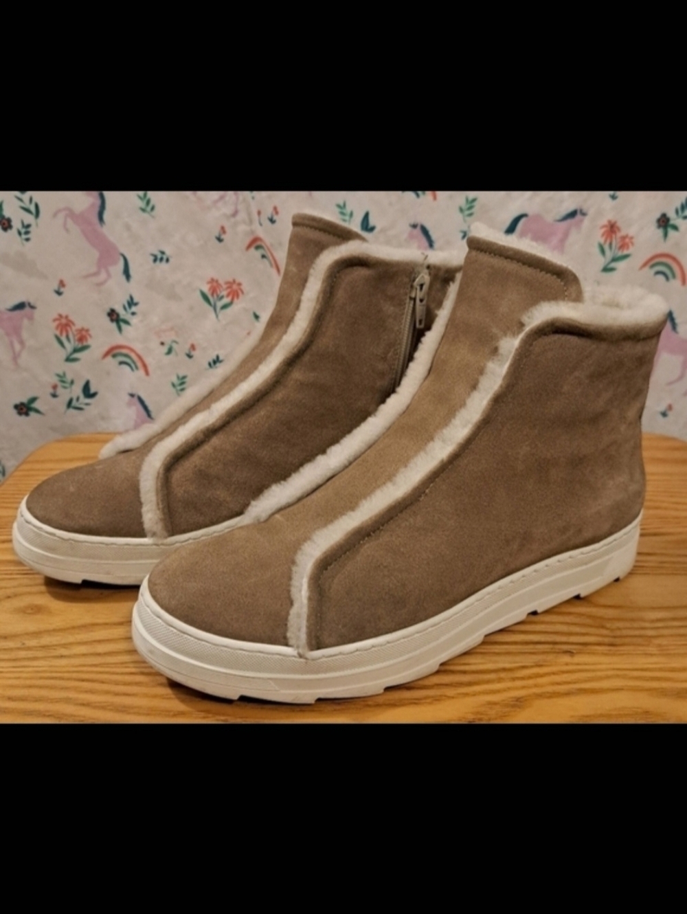 EUC Joyks Beige Suede & Sherpa Neutral Boho Casual Winter Ankle Boot Shoe SZ 8